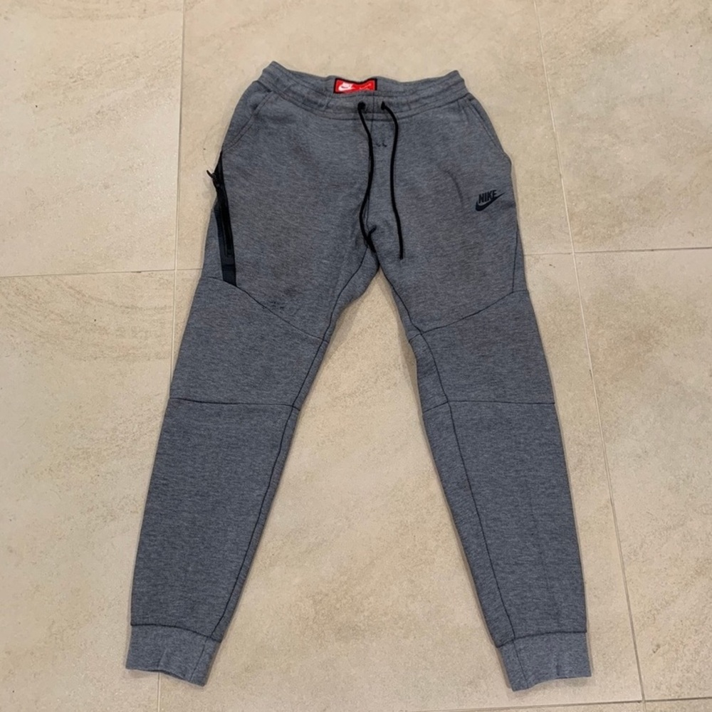 Nike tech fleece joggers